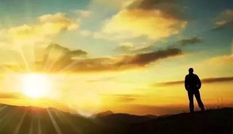 這(zhè)個(gè)女(nǚ)漢子(zǐ)，是(shì)如(rú)何用(yòng)微(wēi)信小(xiǎo)程序賺了(le)兩千萬！