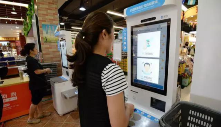 零售業(yè)扭虧為(wèi)盈的(de)機(jī)會(huì)就(jiù)擺在你(nǐ)的(de)面前了(le)，你(nǐ)要(yào)不(bù)要(yào)珍惜？