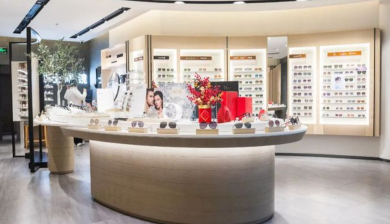 數(shù)智眼鏡門(mén)店(diàn),眼鏡店(diàn)軟件(jiàn)如(rú)何提供個(gè)性化(huà)的(de)服務